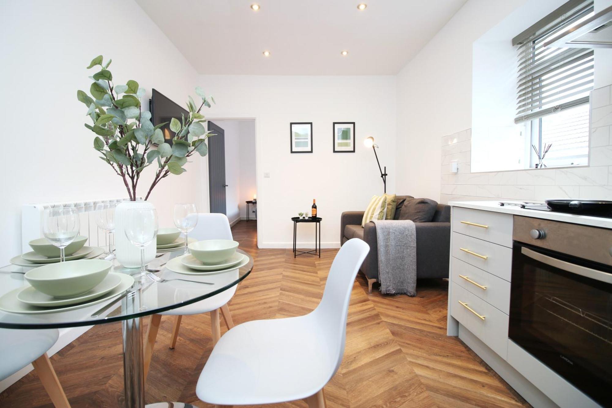 Fully Equipped Kitchen, Parking, City Centre Суонси Экстерьер фото