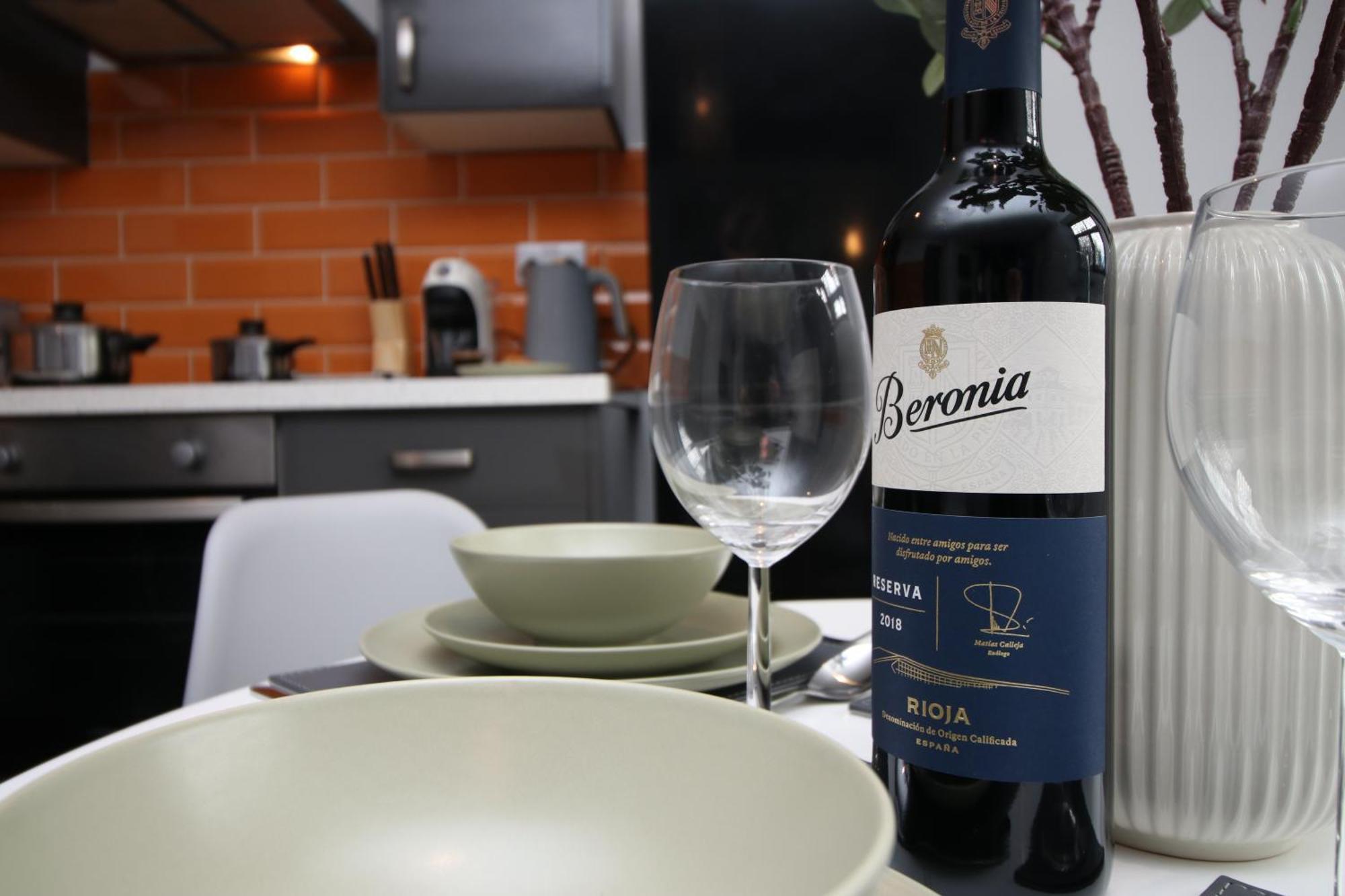 Fully Equipped Kitchen, Parking, City Centre Суонси Экстерьер фото
