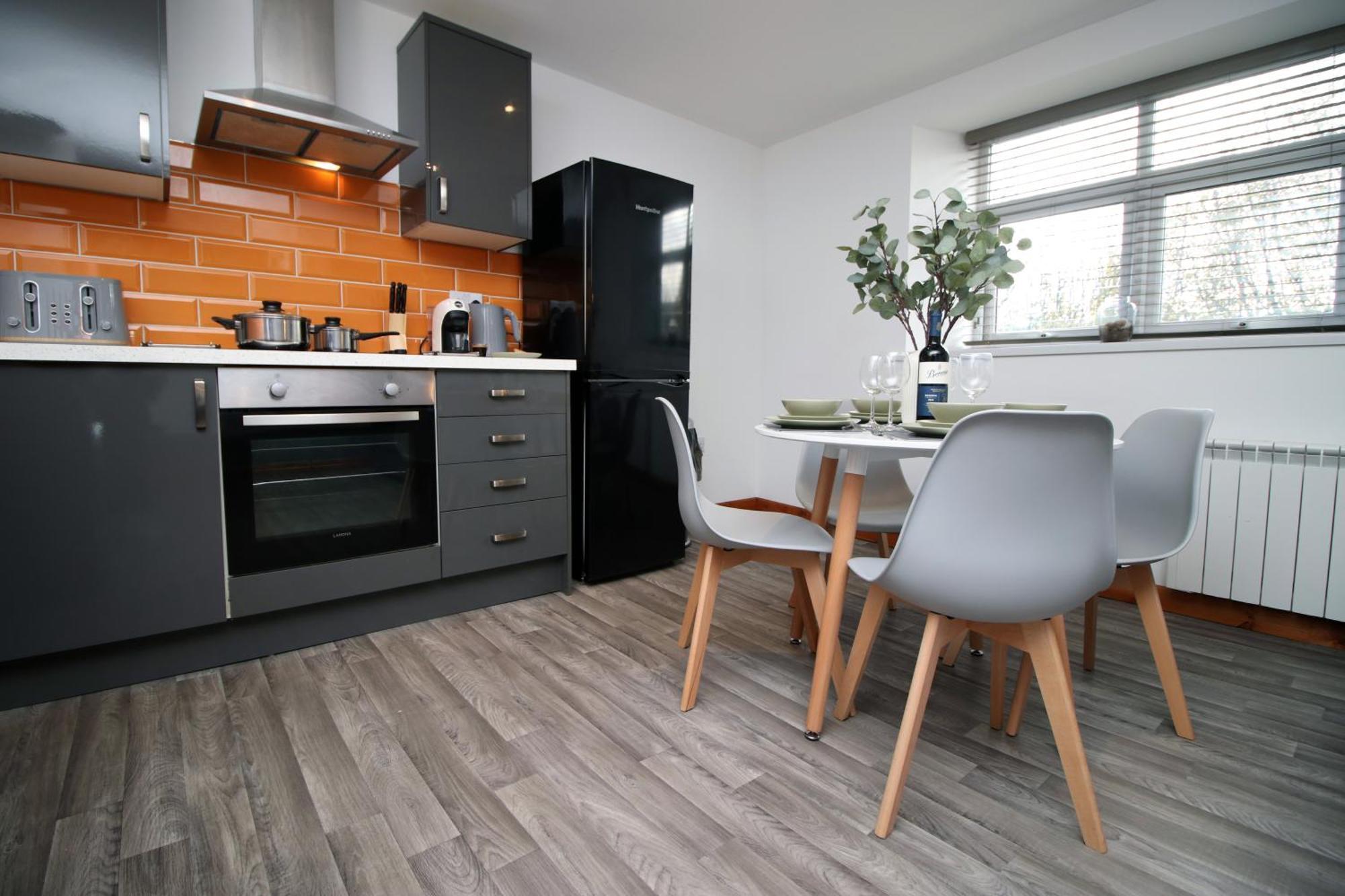 Fully Equipped Kitchen, Parking, City Centre Суонси Экстерьер фото