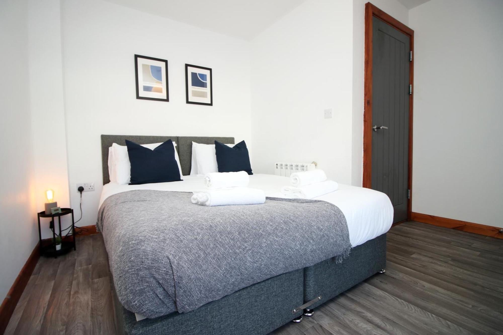 Fully Equipped Kitchen, Parking, City Centre Суонси Экстерьер фото