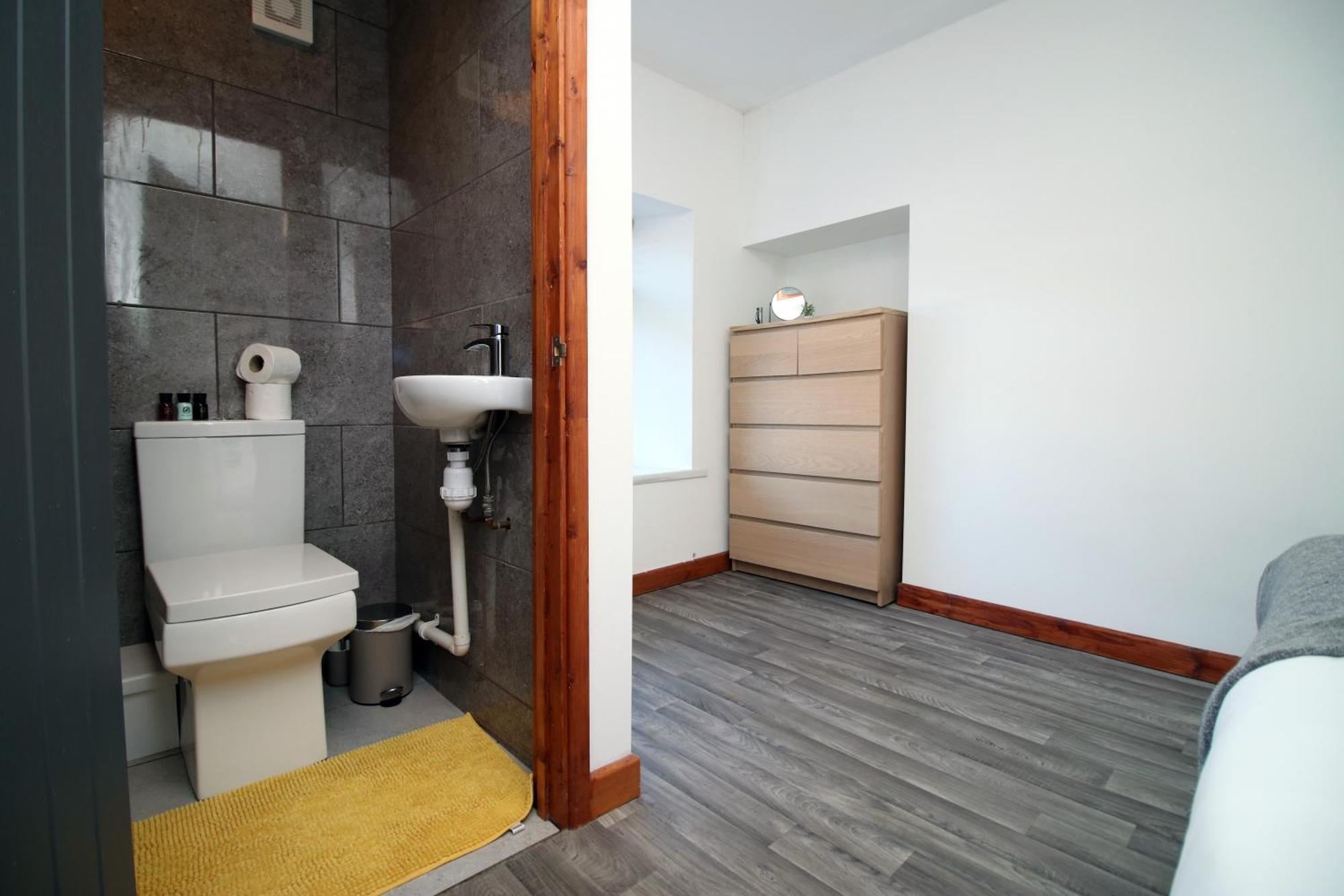 Fully Equipped Kitchen, Parking, City Centre Суонси Экстерьер фото