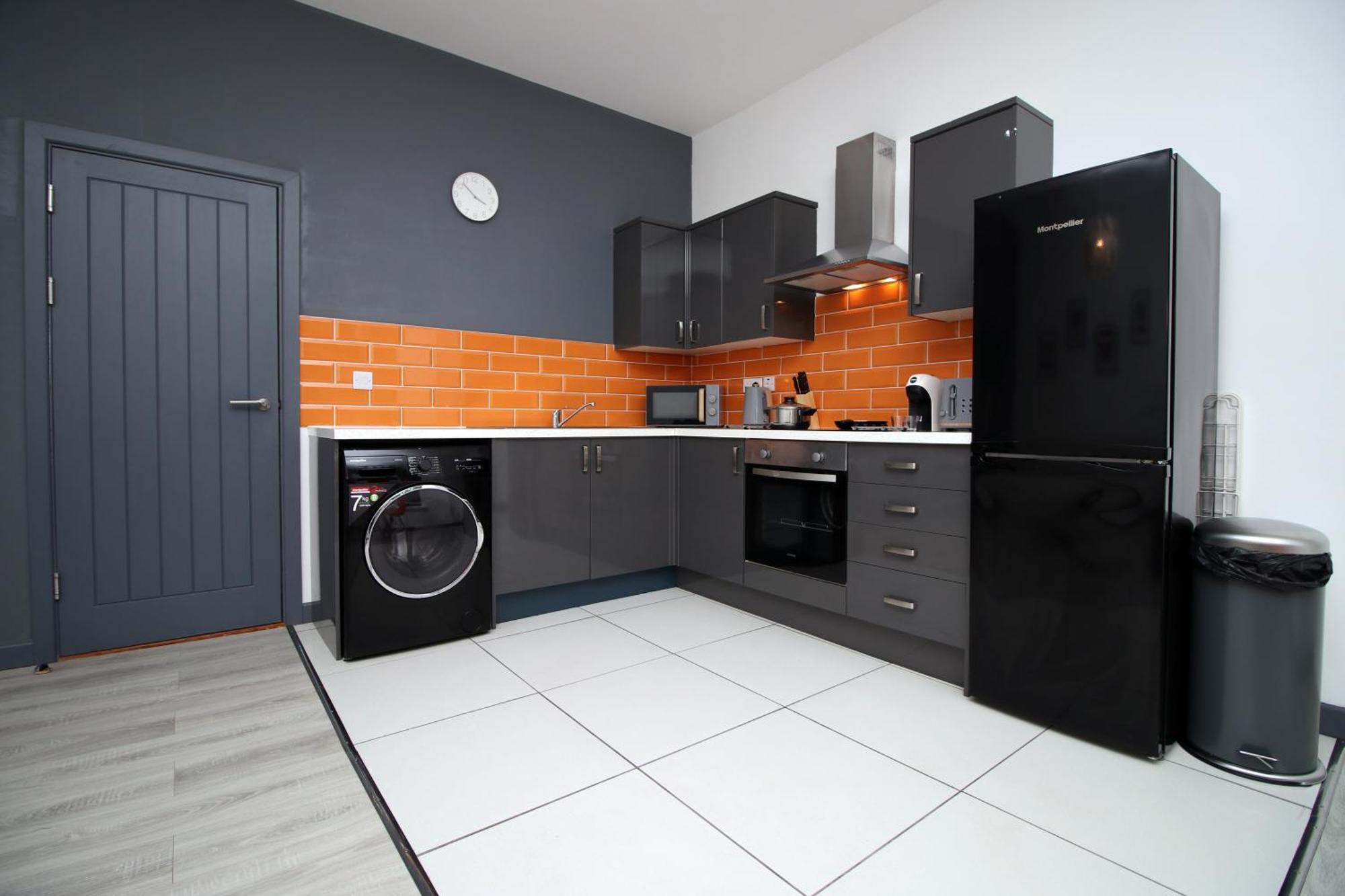 Fully Equipped Kitchen, Parking, City Centre Суонси Экстерьер фото