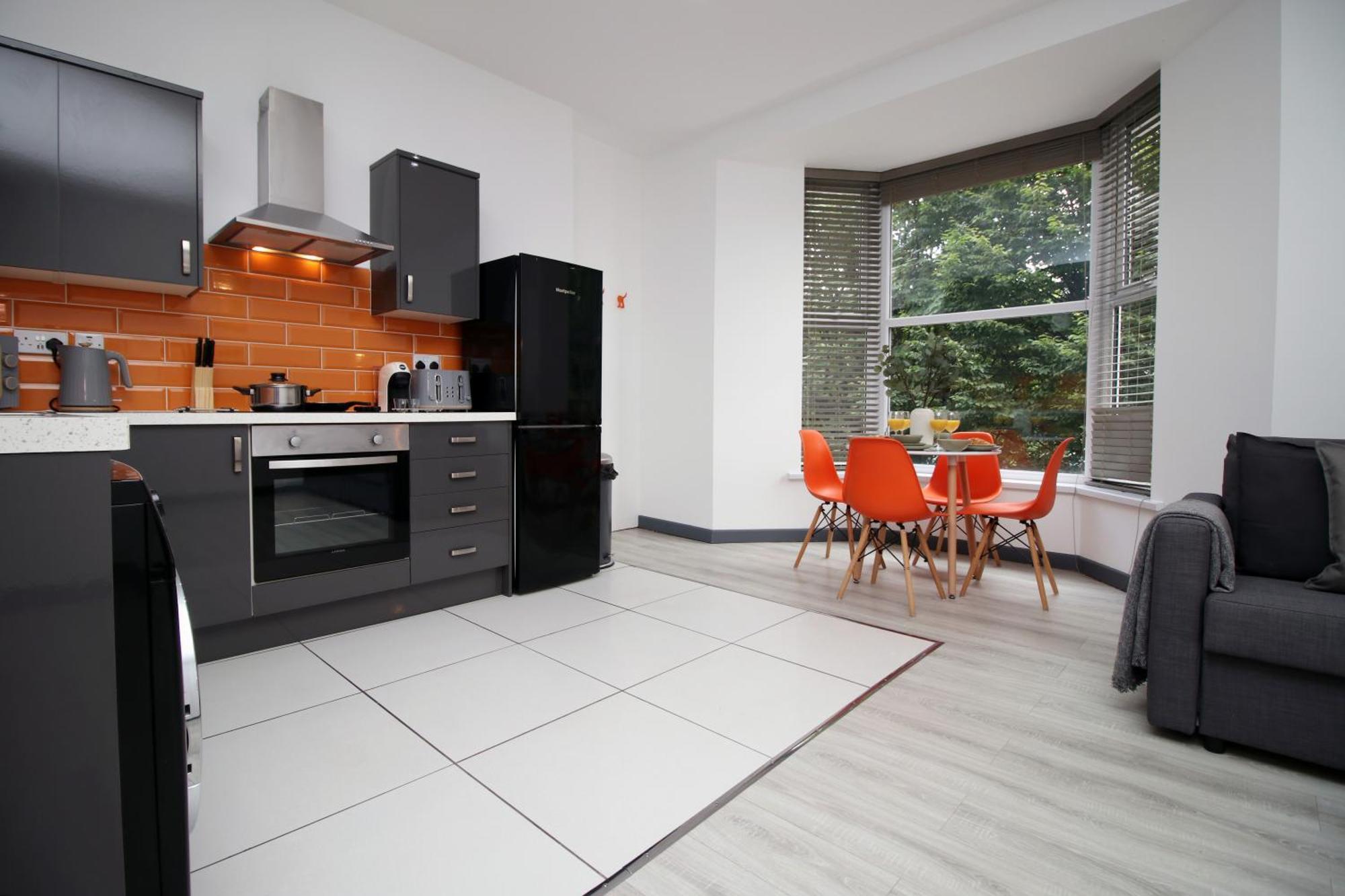 Fully Equipped Kitchen, Parking, City Centre Суонси Экстерьер фото