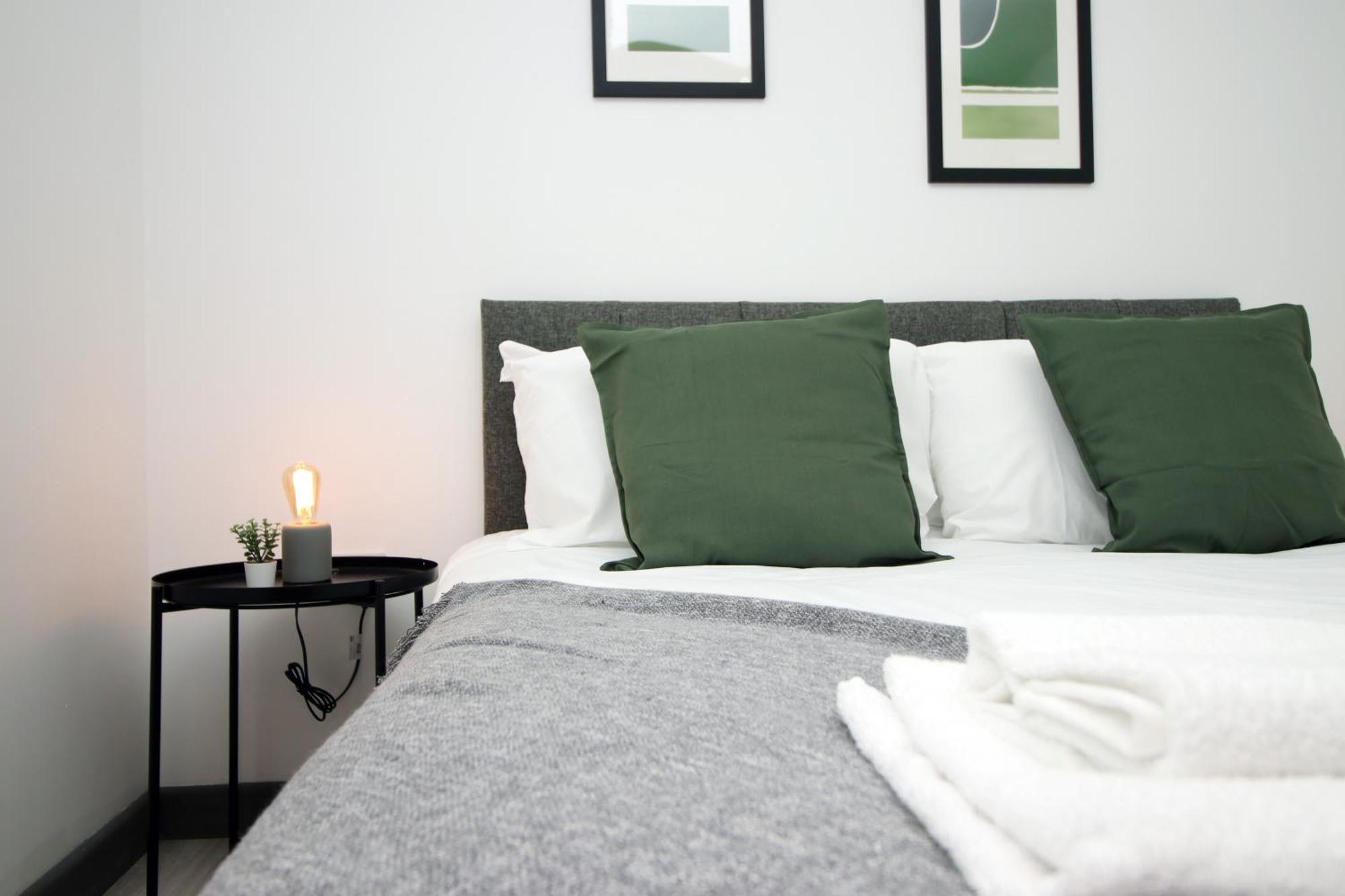 Fully Equipped Kitchen, Parking, City Centre Суонси Экстерьер фото