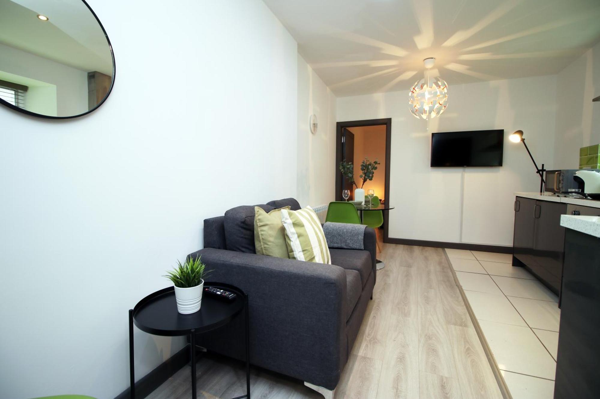 Fully Equipped Kitchen, Parking, City Centre Суонси Экстерьер фото