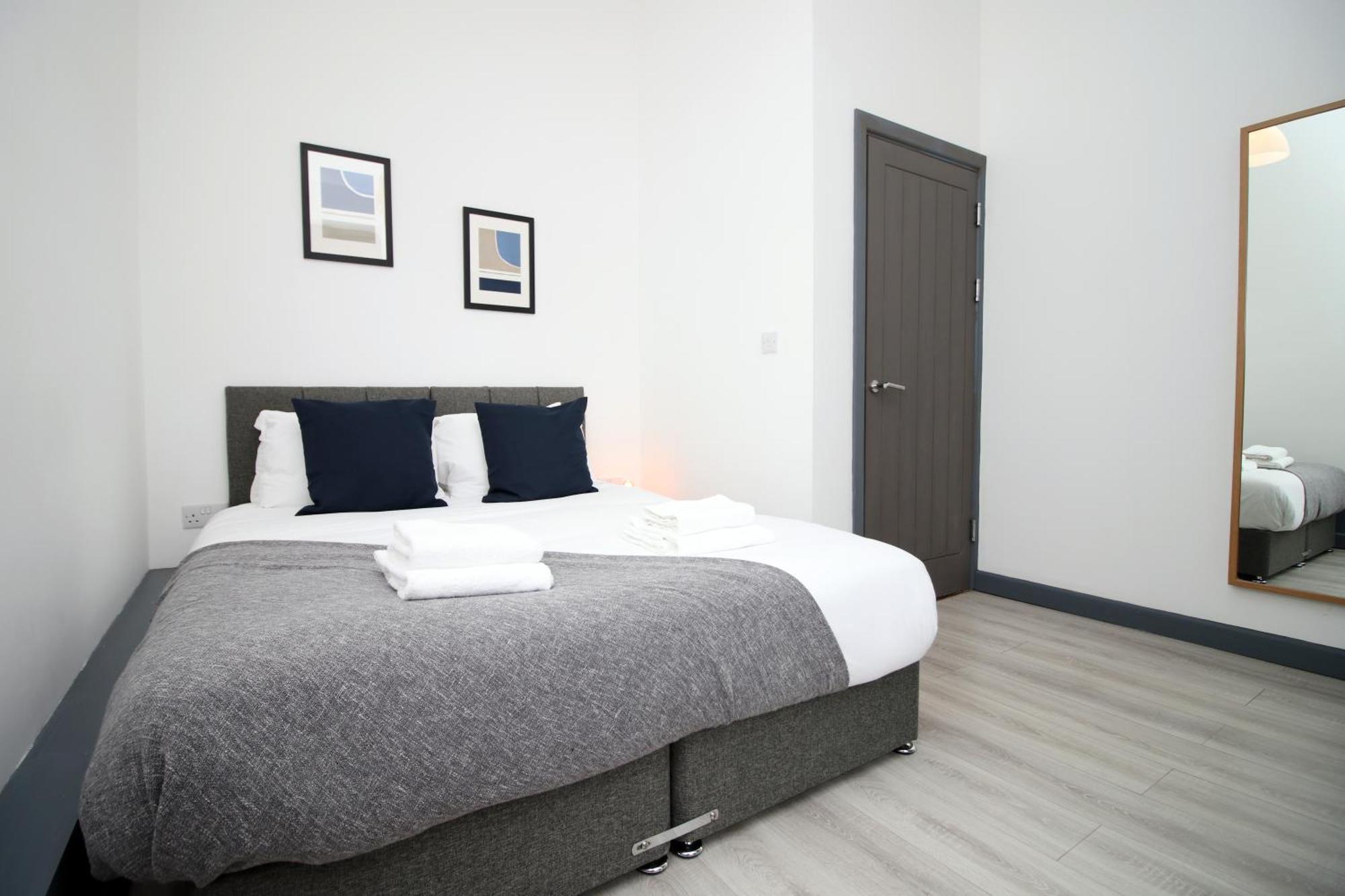 Fully Equipped Kitchen, Parking, City Centre Суонси Экстерьер фото