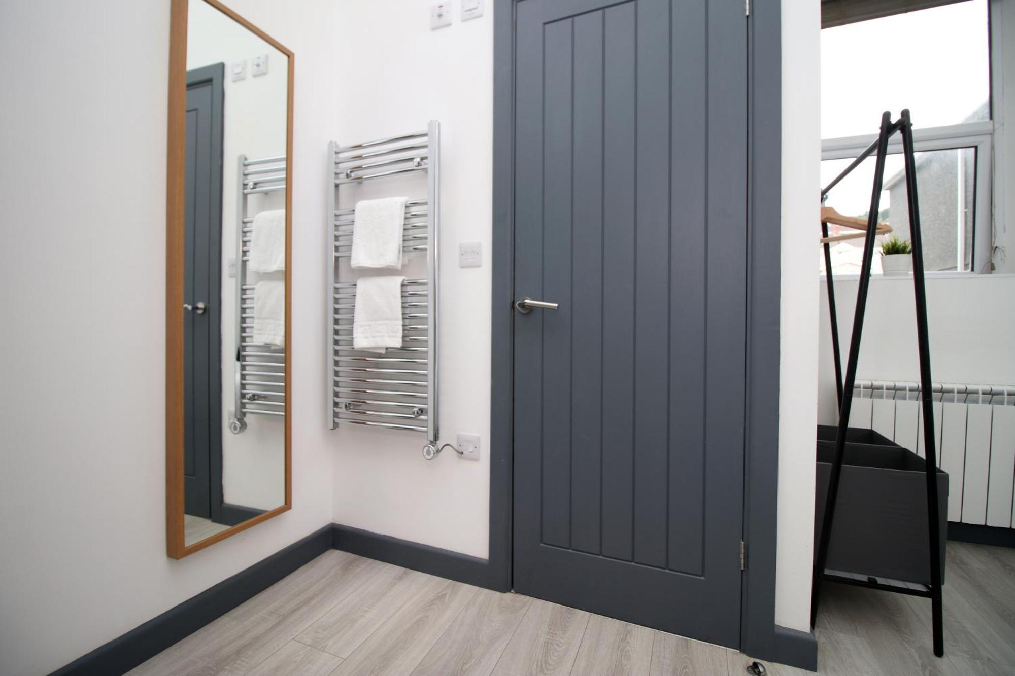 Fully Equipped Kitchen, Parking, City Centre Суонси Экстерьер фото