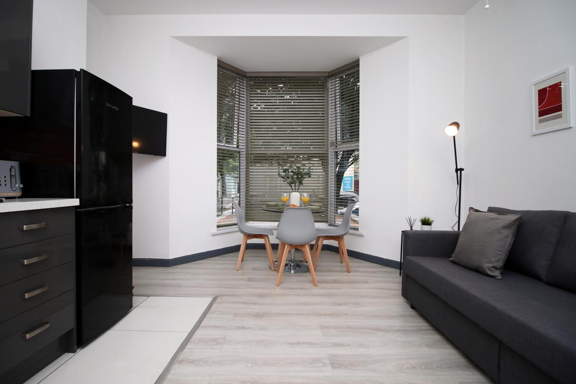 Fully Equipped Kitchen, Parking, City Centre Суонси Экстерьер фото