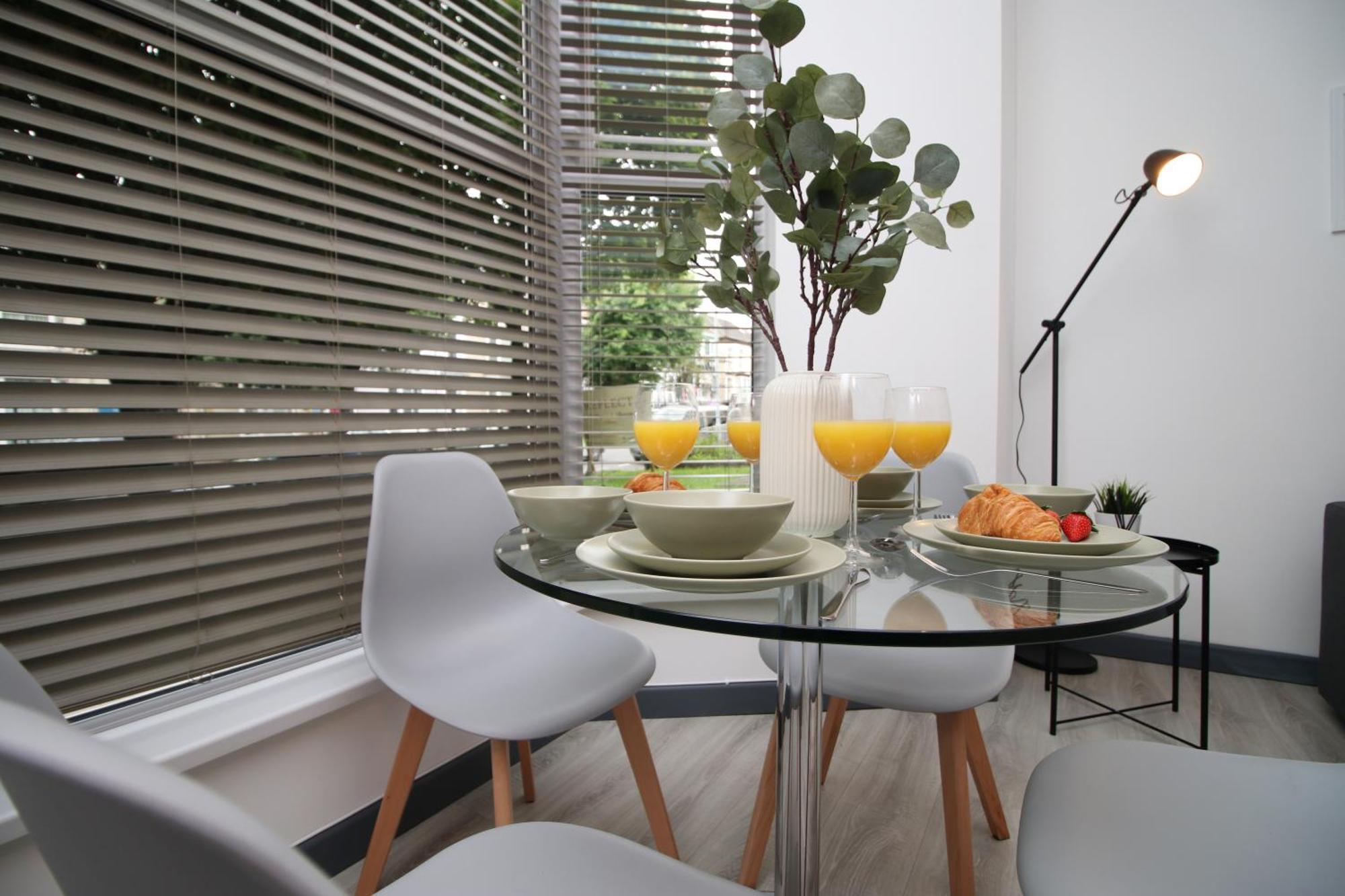 Fully Equipped Kitchen, Parking, City Centre Суонси Экстерьер фото